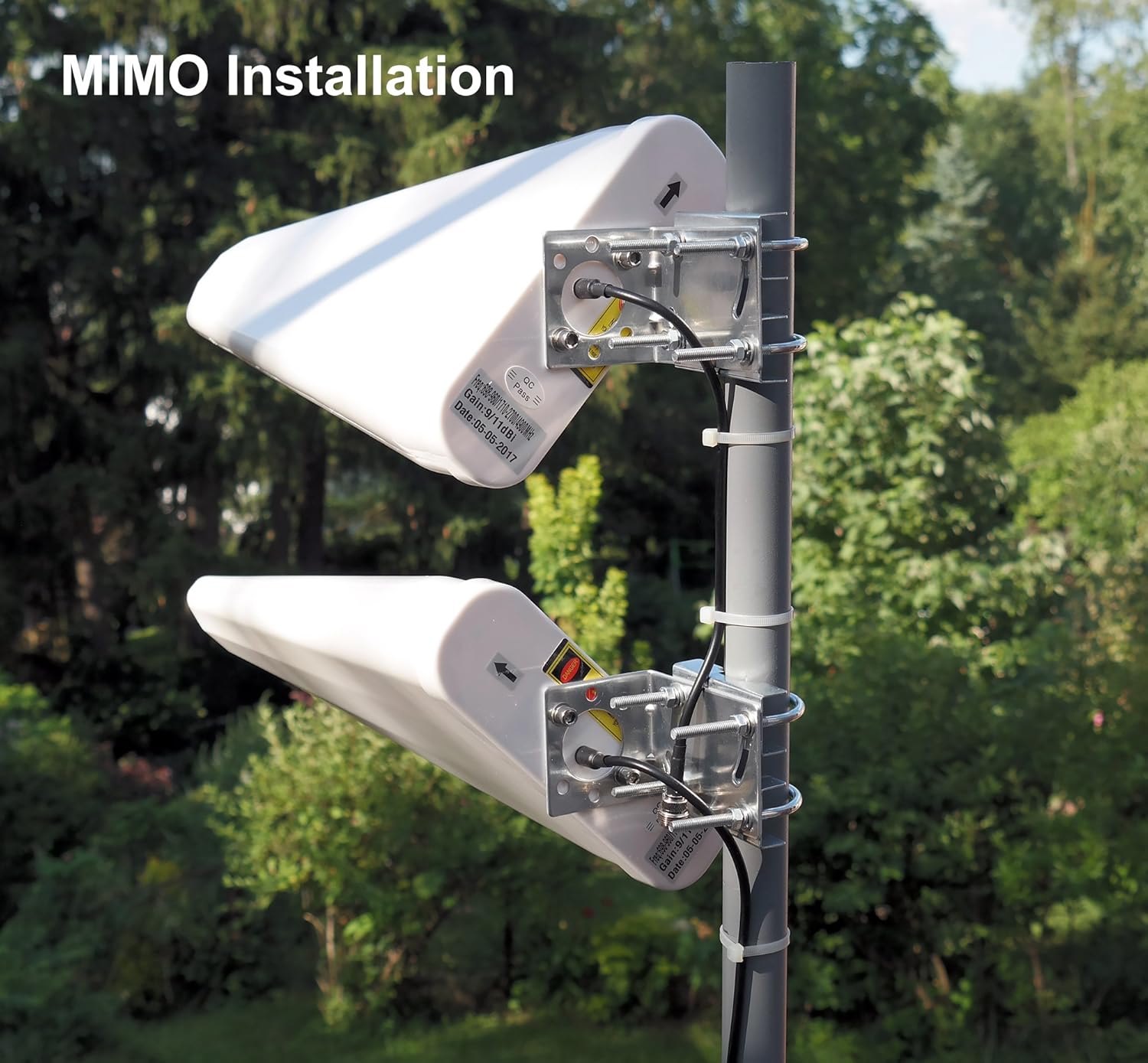 5g Periodic Directional Antenna With Vertical Polarization